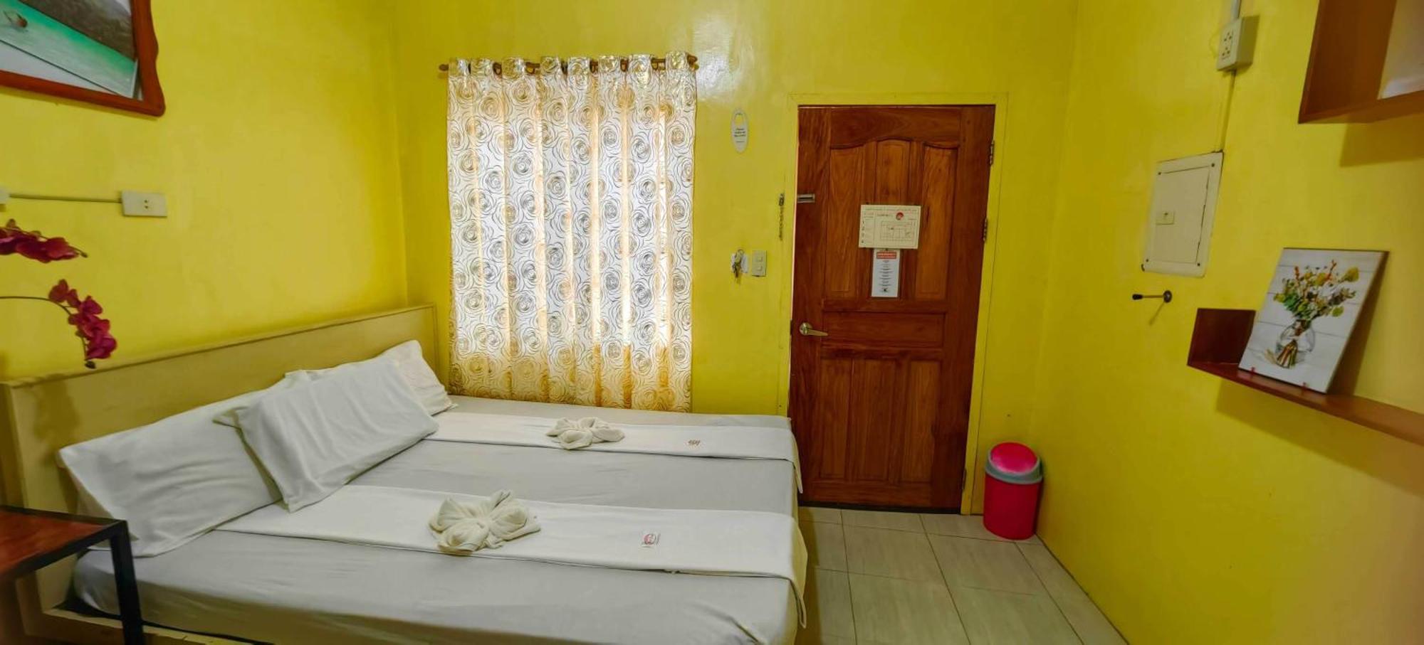 OYO 618 Las Residencias Bed And Breakfast Puerto Princesa Exterior foto