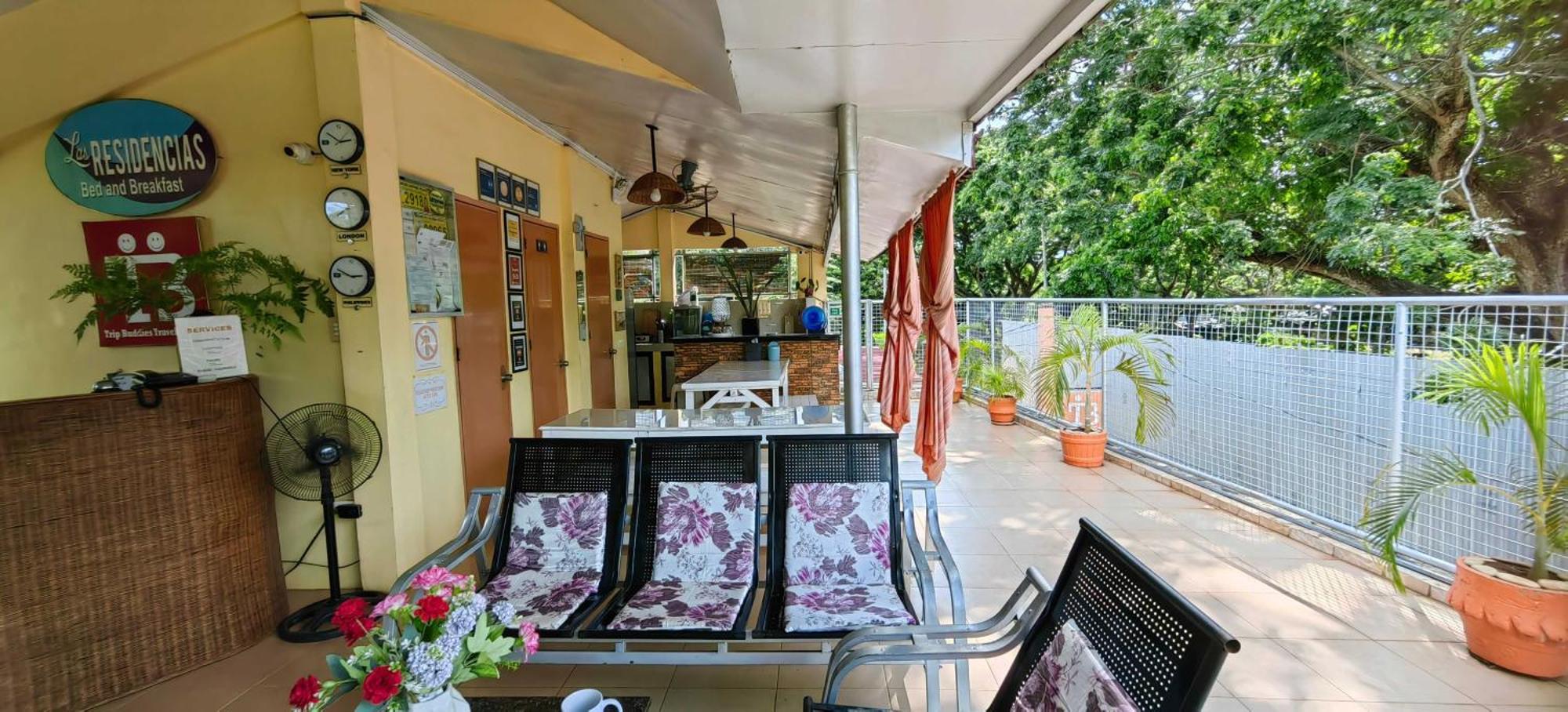 OYO 618 Las Residencias Bed And Breakfast Puerto Princesa Exterior foto