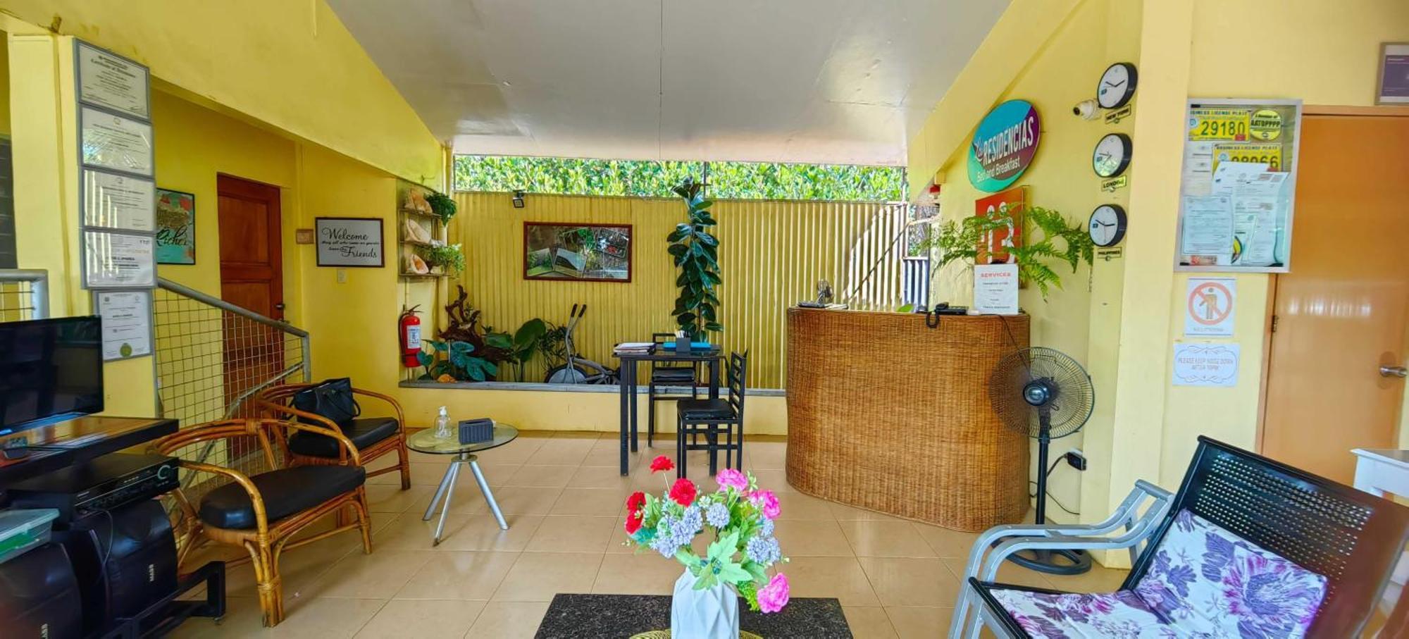 OYO 618 Las Residencias Bed And Breakfast Puerto Princesa Exterior foto