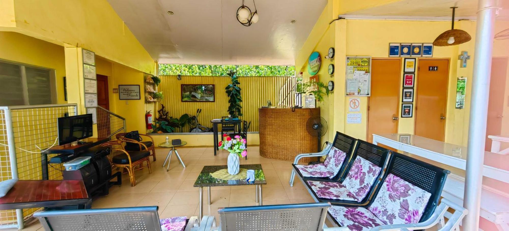 OYO 618 Las Residencias Bed And Breakfast Puerto Princesa Exterior foto