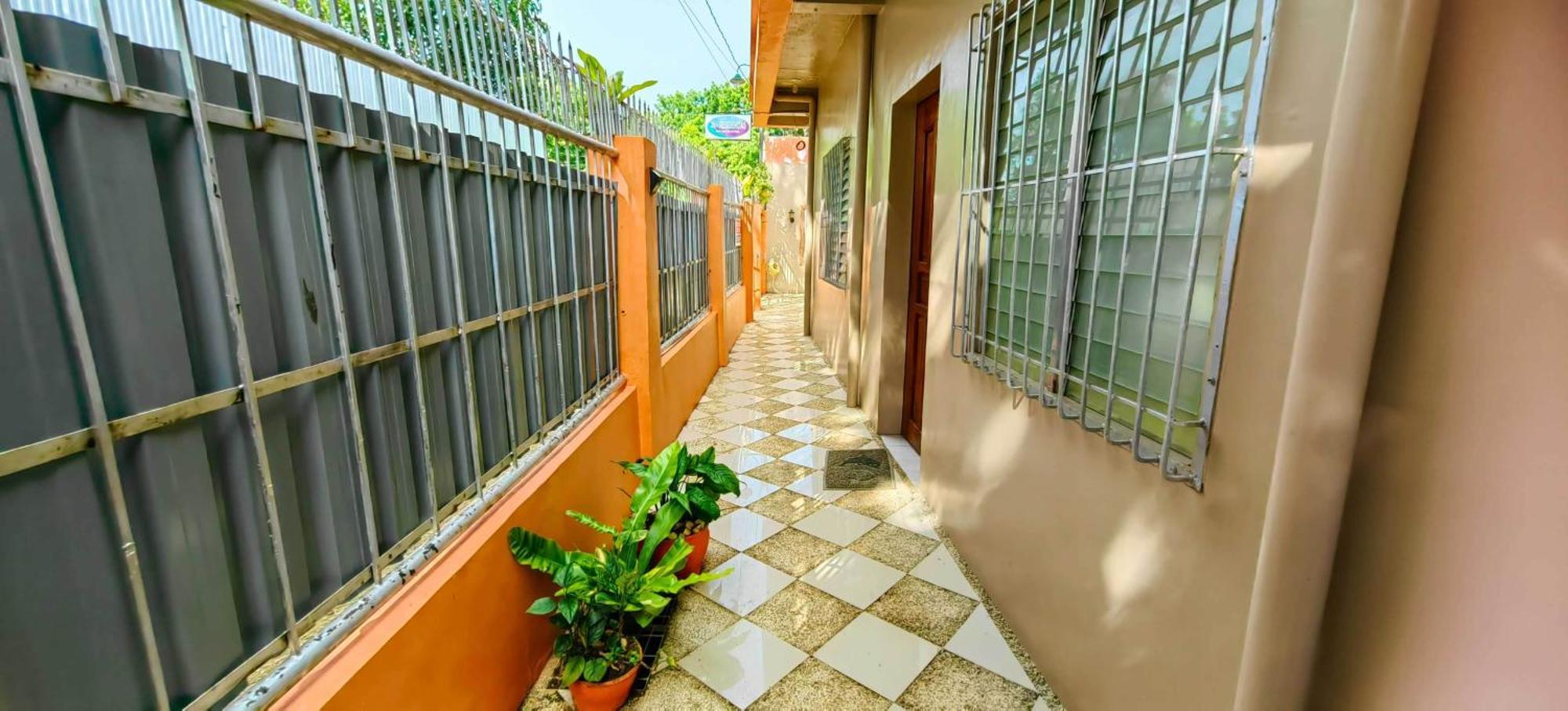 OYO 618 Las Residencias Bed And Breakfast Puerto Princesa Exterior foto