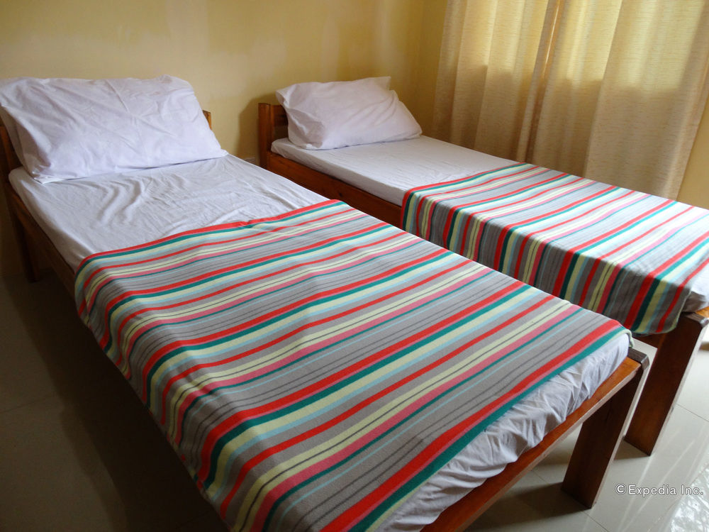 OYO 618 Las Residencias Bed And Breakfast Puerto Princesa Exterior foto
